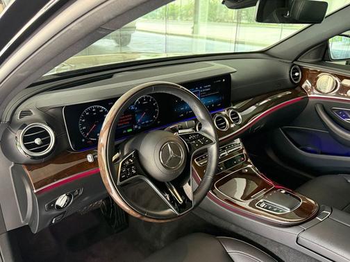 Obsidian Black Metallic 2022 Mercedes-Benz E-Class 4MATIC