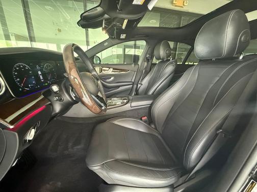 Obsidian Black Metallic 2022 Mercedes-Benz E-Class 4MATIC