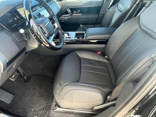 2026 Land Rover Range Rover P400 SE