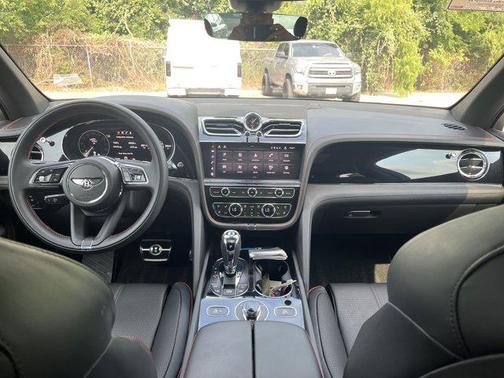 2022 Bentley Bentayga V8