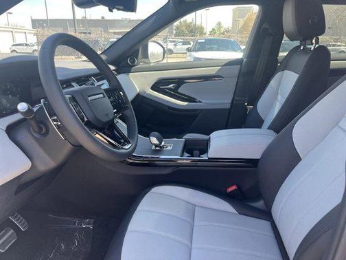 2026 Land Rover Range Rover Evoque Dynamic SE