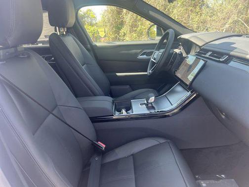 2026 Land Rover Range Rover Velar P250 SE R-Dynamic