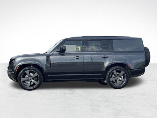 2025 Land Rover Defender 130 P400 Outbound