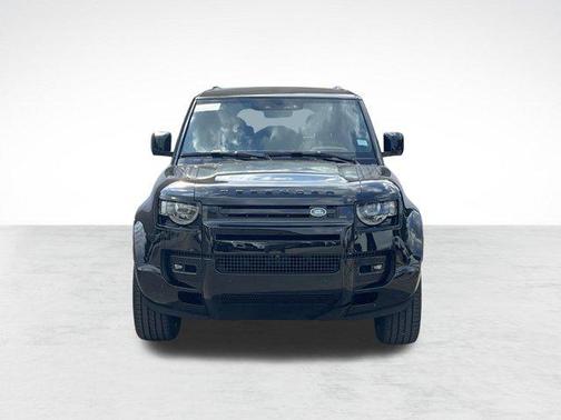 2025 Land Rover Defender V8
