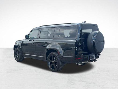 2025 Land Rover Defender V8