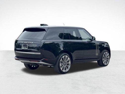 2025 Land Rover Range Rover P530 SE