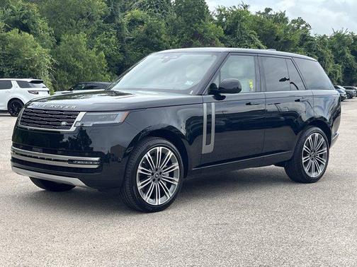 2025 Land Rover Range Rover P530 SE