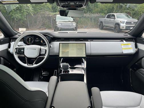 2025 Land Rover Range Rover Sport SE