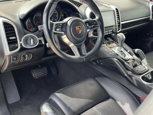 2017 Porsche Cayenne Platinum Edition