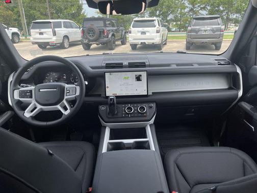 2025 Land Rover Defender 110 P400 S