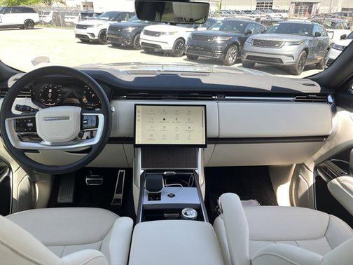 2025 Land Rover Range Rover P530 SE