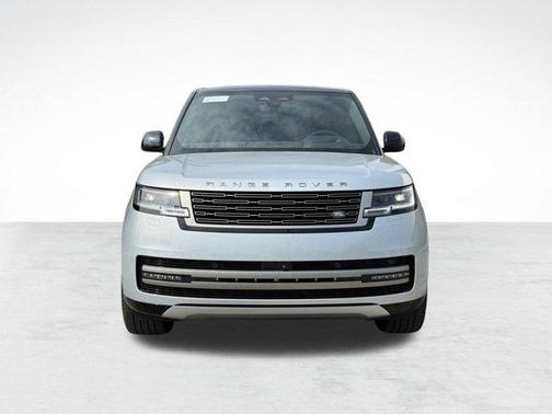 Hakuba Silver Metallic 2025 Land Rover Range Rover P400 SE