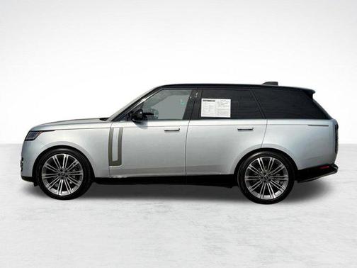 Hakuba Silver Metallic 2025 Land Rover Range Rover P400 SE