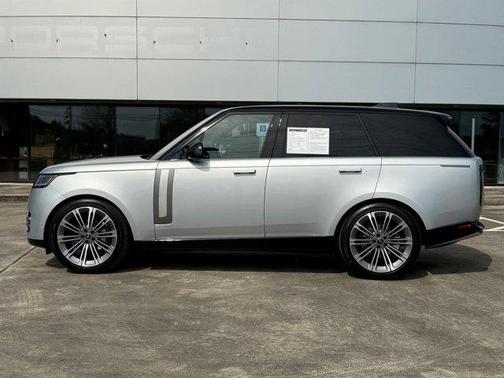 Hakuba Silver Metallic 2025 Land Rover Range Rover P400 SE