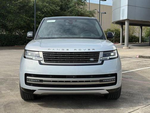 Hakuba Silver Metallic 2025 Land Rover Range Rover P400 SE