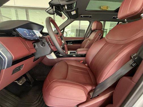 Hakuba Silver Metallic 2025 Land Rover Range Rover P400 SE