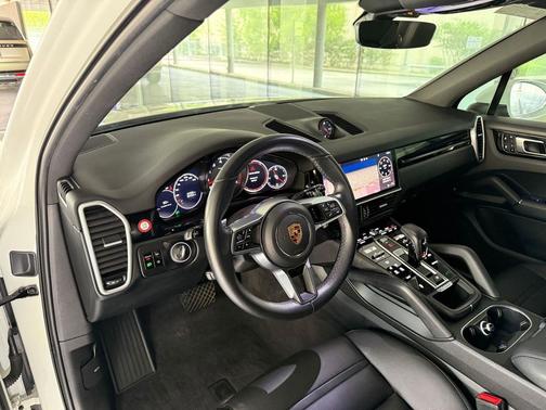 White 2020 Porsche Cayenne Cayenne