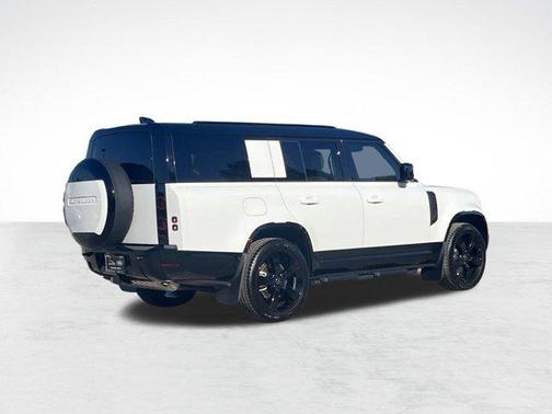 2025 Land Rover Defender 130 P400 X-Dynamic SE