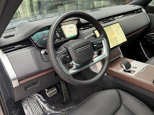 2026 Land Rover Range Rover P530 SE 7 Seat