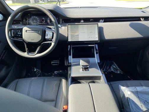 2024 Land Rover Range Rover Evoque Dynamic SE