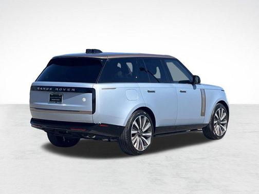 2025 Land Rover Range Rover P615 SV