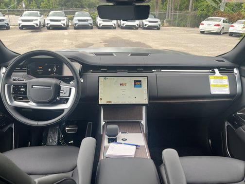 2025 Land Rover Range Rover P530 SE
