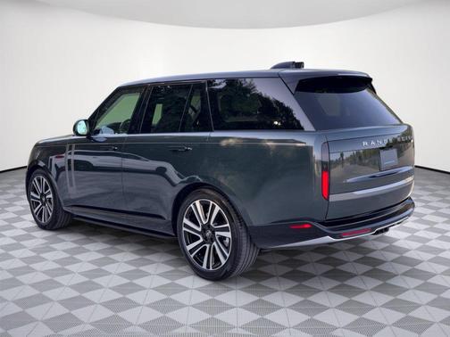 Green 2023 Land Rover Range Rover P530 SE