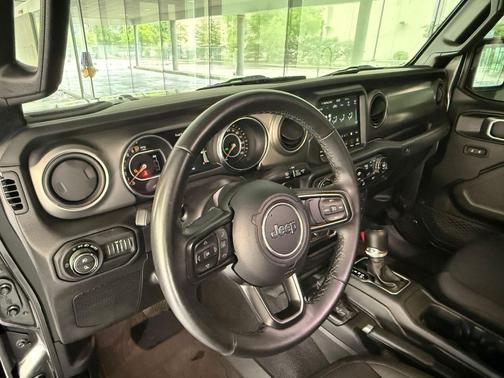 Granite Crystal Metallic Clearcoat 2021 Jeep Gladiator Willys 4x4