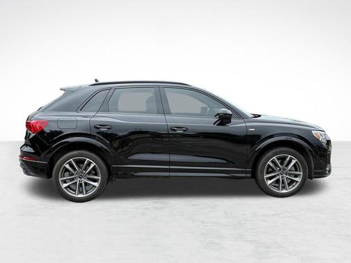 Mythos Black Metallic 2024 Audi Q3 Premium 45 TFSI S line quattro Tiptronic
