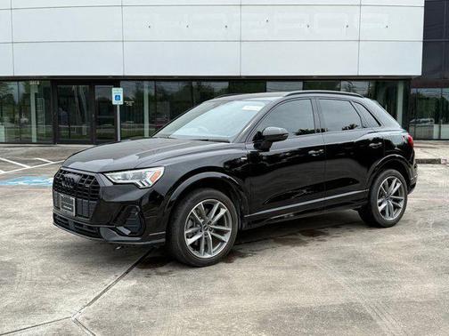 Mythos Black Metallic 2024 Audi Q3 Premium 45 TFSI S line quattro Tiptronic