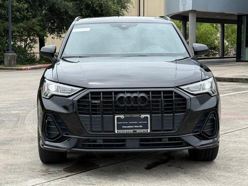 Mythos Black Metallic 2024 Audi Q3 Premium 45 TFSI S line quattro Tiptronic