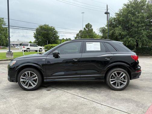 Mythos Black Metallic 2024 Audi Q3 Premium 45 TFSI S line quattro Tiptronic