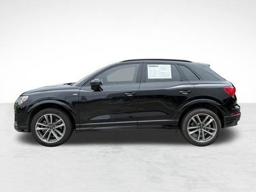 Mythos Black Metallic 2024 Audi Q3 Premium 45 TFSI S line quattro Tiptronic