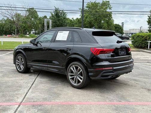 Mythos Black Metallic 2024 Audi Q3 Premium 45 TFSI S line quattro Tiptronic
