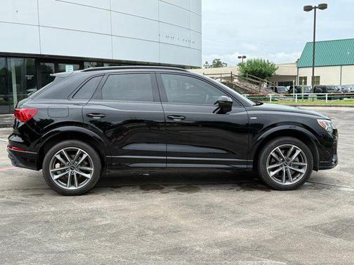 Mythos Black Metallic 2024 Audi Q3 Premium 45 TFSI S line quattro Tiptronic