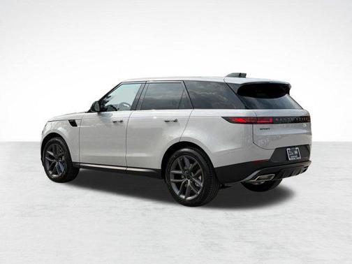 2026 Land Rover Range Rover Sport SE