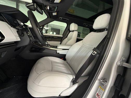 2026 Land Rover Range Rover Sport SE