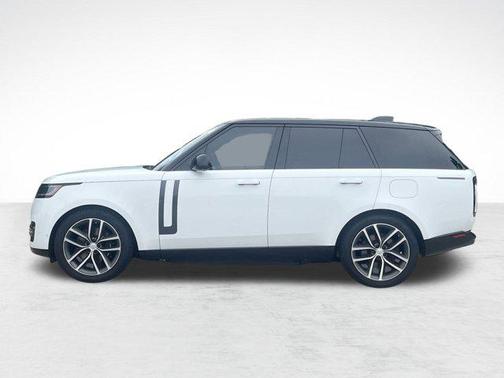 2025 Land Rover Range Rover P550e SE
