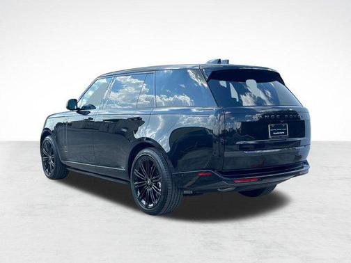 2025 Land Rover Range Rover P400 SE 7 Seat