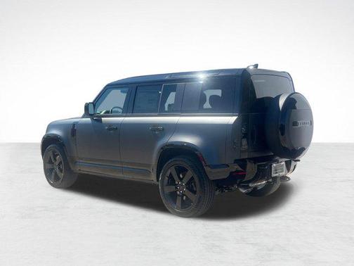 2026 Land Rover Defender 110 V8