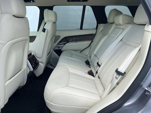 2025 Land Rover Range Rover P400 SE