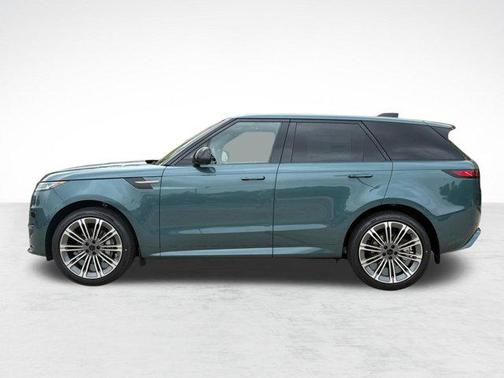 Giola Green Metallic 2026 Land Rover Range Rover Sport SE