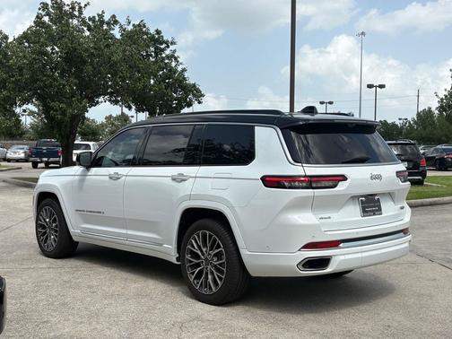 Bright White Clearcoat 2024 Jeep Grand Cherokee L Summit Reserve