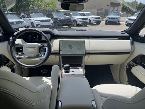 2025 Land Rover Range Rover P400 SE