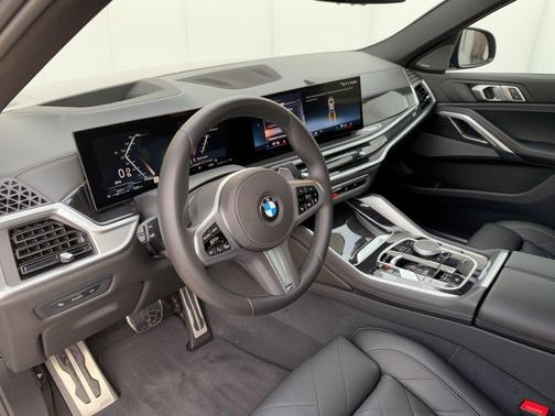 Carbon Black Metallic 2024 BMW X6 xDrive40i