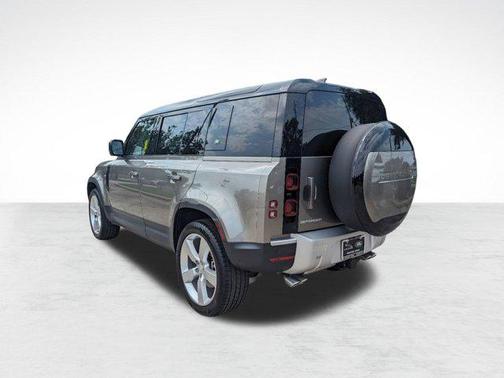 2024 Land Rover Defender 110 P500 SE