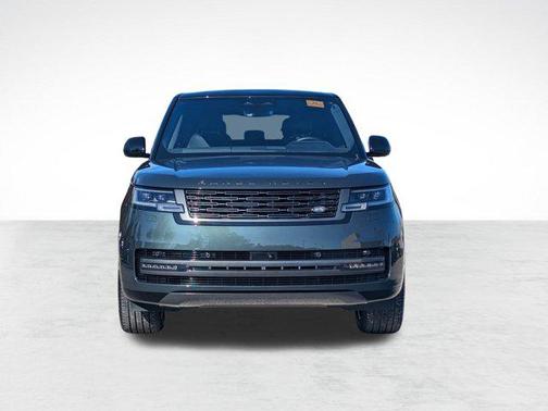 2026 Land Rover Range Rover P550e SE