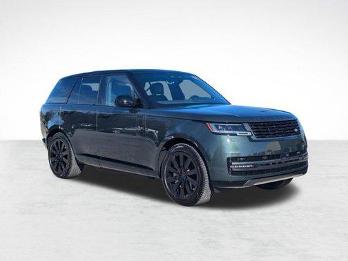 2026 Land Rover Range Rover P550e SE