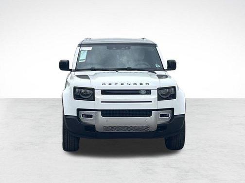 2025 Land Rover Defender 110 P400 S