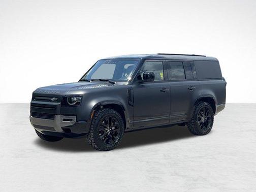 2025 Land Rover Defender 130 P400 Outbound